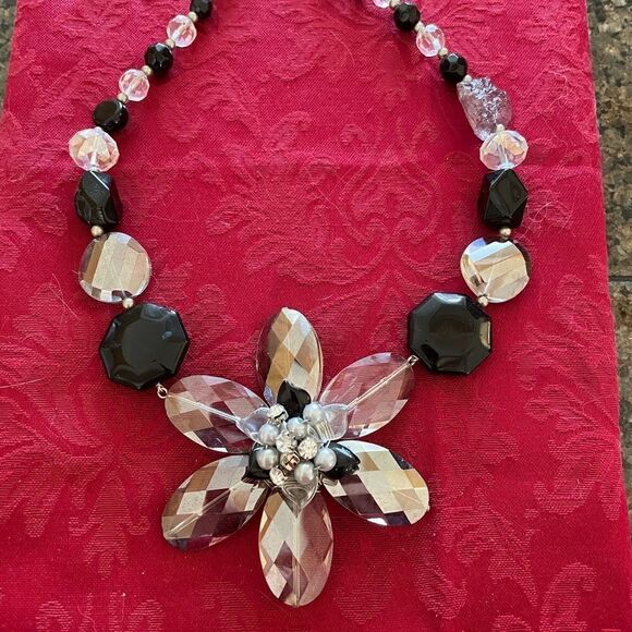 Statement Necklace.  - Picture 1 of 5